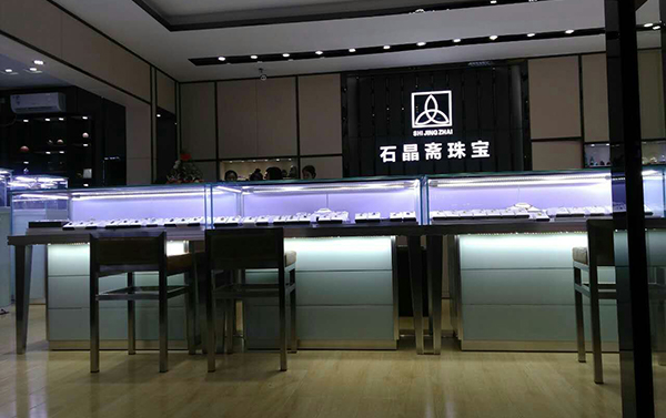采購(gòu)珠寶首飾柜臺(tái),鴻鈦珠寶展柜廠,定制珠寶首飾柜臺(tái),玻璃珠寶展示柜 采購(gòu)珠寶首飾柜臺(tái),鴻鈦珠寶展柜廠,定制珠寶首飾柜臺(tái),玻璃珠寶展示柜