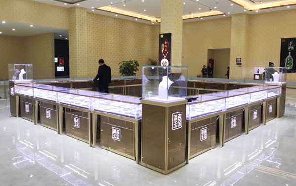 鴻鈦珠寶展示柜性品質(zhì)高價(jià)比也高 鴻鈦珠寶展示柜性品質(zhì)高價(jià)比也高