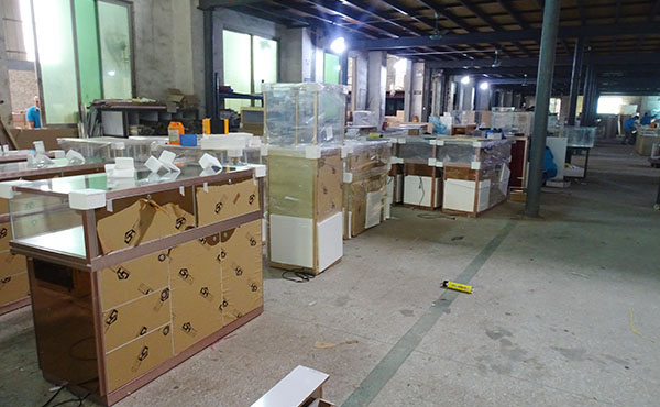 鴻鈦珠寶展柜,珠寶展柜生產(chǎn)廠家,玻璃珠寶展示柜 鴻鈦珠寶展柜,珠寶展柜生產(chǎn)廠家,玻璃珠寶展示柜