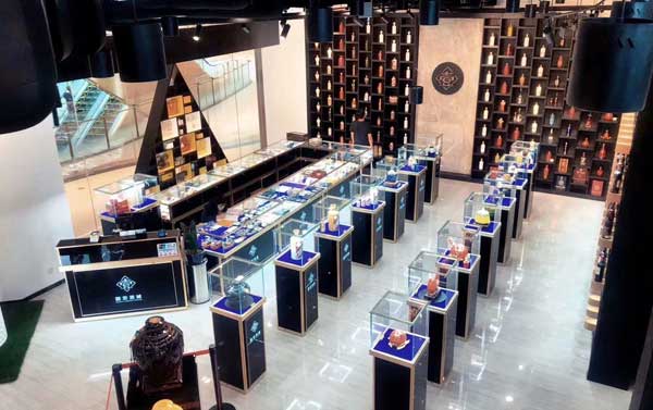 精品展柜設(shè)計(jì)就選鴻鈦展柜 精品展柜設(shè)計(jì)就選鴻鈦展柜