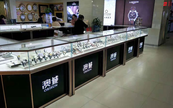 商場(chǎng)展柜安裝費(fèi)用 商場(chǎng)展柜安裝費(fèi)用