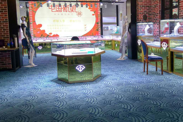 圓形珠寶展柜深入分析的三個(gè)優(yōu)點(diǎn) 圓形珠寶展柜深入分析的三個(gè)優(yōu)點(diǎn)